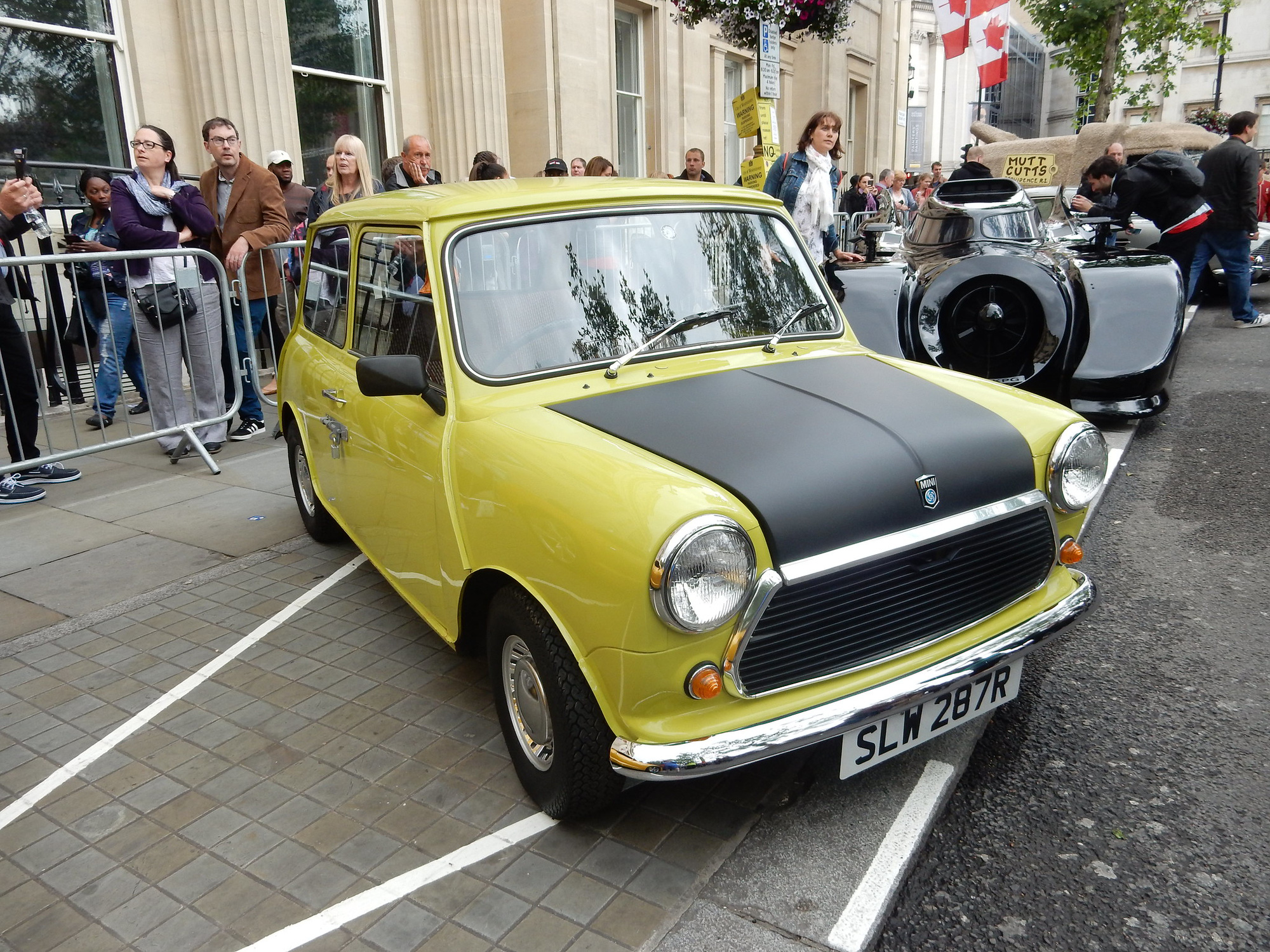 Mr.Bean rất yêu siêu xe nhưng có vẻ siêu xe không yêu ông cho lắm #sie... |  TikTok
