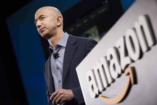 Tỷ phú Jeff Bezos: Để sống hạnh phúc và chẳng còn gì hối tiếc ở tuổi 80, hãy tự hỏi bản thân 12 câu này - Ảnh 1.