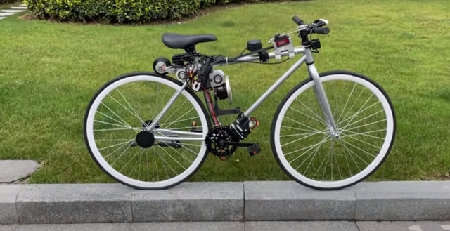 Chạy xe đạp bị ngã sấp mặt, chàng kỹ sư quyết định chế tạo xe đạp tự cân bằng cho khỏi té nữa - Ảnh 2.