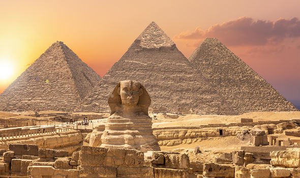 Kho báu của hoàng đế Ai Cập vẫn đang nằm trong Đại kim tự tháp 4.500 năm tuổi? - Ảnh 1.