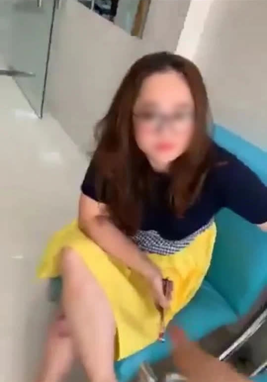 Bà chủ nha khoa Khánh Kiều, người tát khách hàng cháy má là ai? - Ảnh 1. Bà chủ nha khoa Khánh Kiều, người tát khách hàng cháy má là ai? - Ảnh 1.