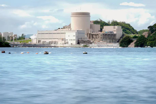 Chạy đua thành tích về trung hòa carbon, Nhật Bản khởi động lại lò phản ứng hạt nhân từng gặp sự cố - Ảnh 1.
