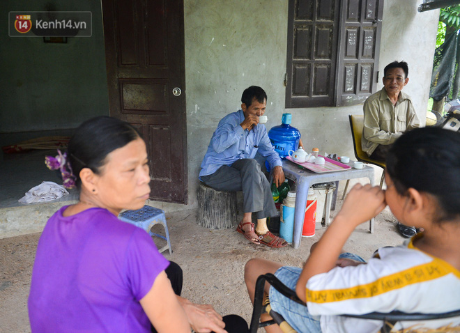 Nước mắt những công nhân thu gom rác bị nợ lương ở Hà Nội: Con nhỏ nghỉ học vì xấu hổ, người bị cụt chân mò mẫm trong rác - Ảnh 29.