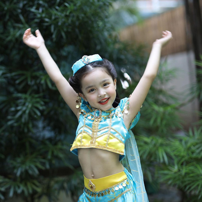 Chiêm ngưỡng diện mạo con gái lớn của mỹ nhân đẹp nhất Philippines, mới 6 tuổi đã khiến fan xuýt xoa “sau này không thi hoa hậu quá phí” - Ảnh 13.