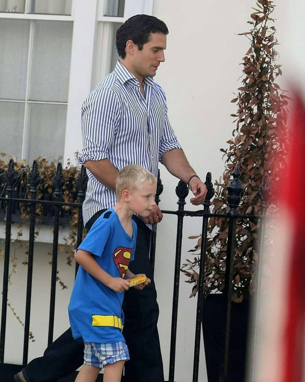 Cậu bé liên tục khoe mình là cháu của Superman nhưng chẳng ai tin, rồi tất cả phải ngã ngửa khi chú của cậu thực sự xuất hiện - Ảnh 3.
