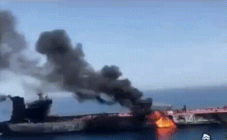 Đồng minh bị vây khốn, Tổng thống Putin lập tức ra tay - 400 thủy thủ Iran chạy thục mạng khỏi tàu chiến đang bốc cháy, cái kết khó tin