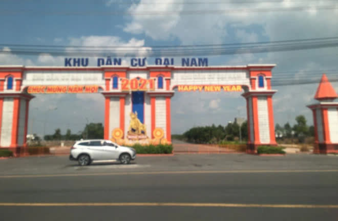 Cận cảnh Khu dân cư Đại Nam do đại gia Dũng lò vôi đầu tư hoang tàn, không bóng người - Ảnh 3.