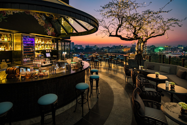 Mê mẩn ngắm 4 khách sạn trong khu phố cổ Hà Nội được hàng triệu du khách bình chọn là nơi có tầng thượng đẹp nhất thế giới - Ảnh 2.