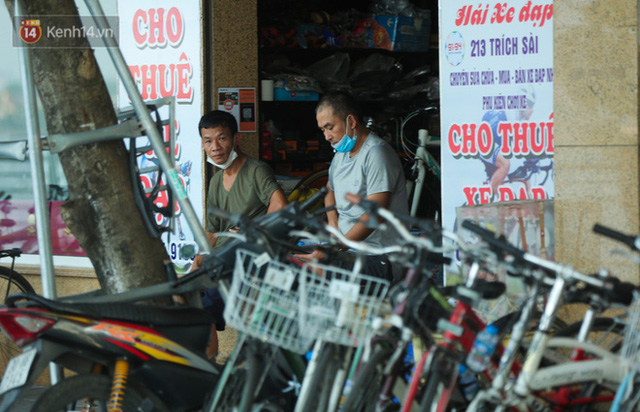  Người Hà Nội đổ xô đi thuê xe đạp, tiểu thương ung dung kiếm tiền triệu mỗi ngày  - Ảnh 8.