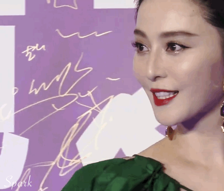  Thế nào là đẳng cấp Phạm Băng Băng? Mặc đồ như trùm mền nhưng thần thái, visual cân tất, bảo sao đàn em chạy dài  - Ảnh 2.