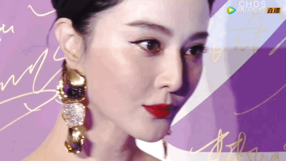  Thế nào là đẳng cấp Phạm Băng Băng? Mặc đồ như trùm mền nhưng thần thái, visual cân tất, bảo sao đàn em chạy dài  - Ảnh 3.