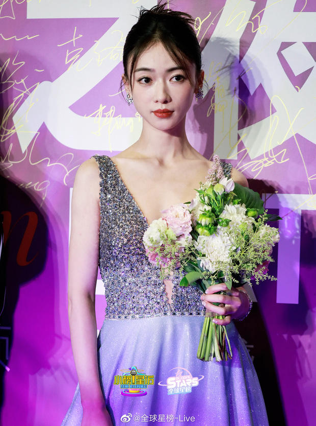 Siêu thảm đỏ Cbiz: Phạm Băng Băng chính thức tái xuất, lu mờ Ngô Cẩn Ngôn và đàn em, ai ngờ chạm mặt tình cũ tin đồn - Ảnh 4.