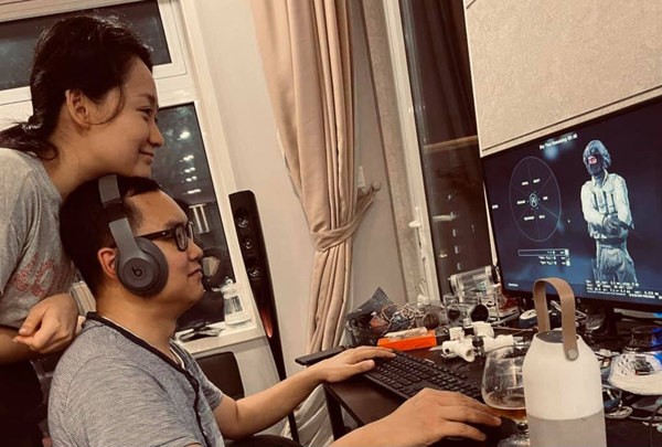 H&ocirc;n nh&acirc;n k&iacute;n tiếng b&ecirc;n chồng gi&aacute;o vi&ecirc;n của Thu H&agrave; - BTV trẻ nhất Thời sự 19h - Ảnh 4.