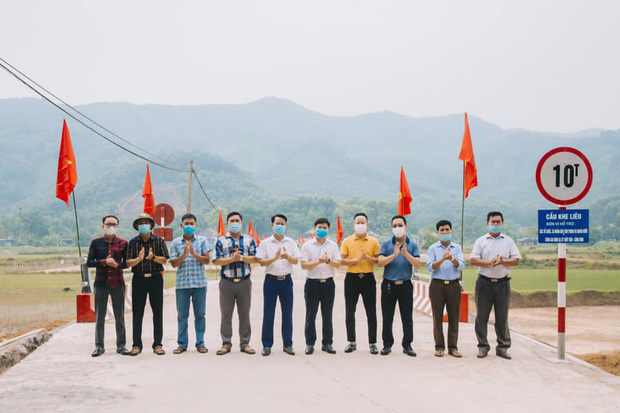 Thuỷ Tiên chính thức kết thúc dự án hỗ trợ miền Trung với loạt ảnh khánh thành sửa chữa 2 cây cầu hư hỏng do lũ lụt - Ảnh 5. Thuỷ Tiên chính thức kết thúc dự án hỗ trợ miền Trung với loạt ảnh khánh thành sửa chữa 2 cây cầu hư hỏng do lũ lụt - Ảnh 5.