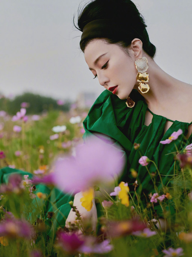  Thế nào là đẳng cấp Phạm Băng Băng? Mặc đồ như trùm mền nhưng thần thái, visual cân tất, bảo sao đàn em chạy dài  - Ảnh 8.