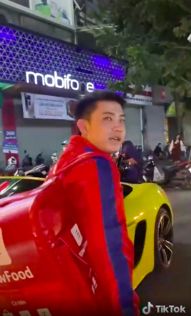 Anh shipper đi giao đồ ăn bằng Lamborghini khiến dân tình sốc nặng, nghe mức giá của con siêu xe còn muốn té xỉu hơn! - Ảnh 10.