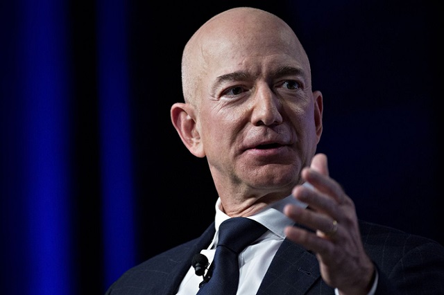 Từ chức CEO ở Amazon, tỷ phú giàu nhất thế giới sắp rời Trái đất - Ảnh 1.