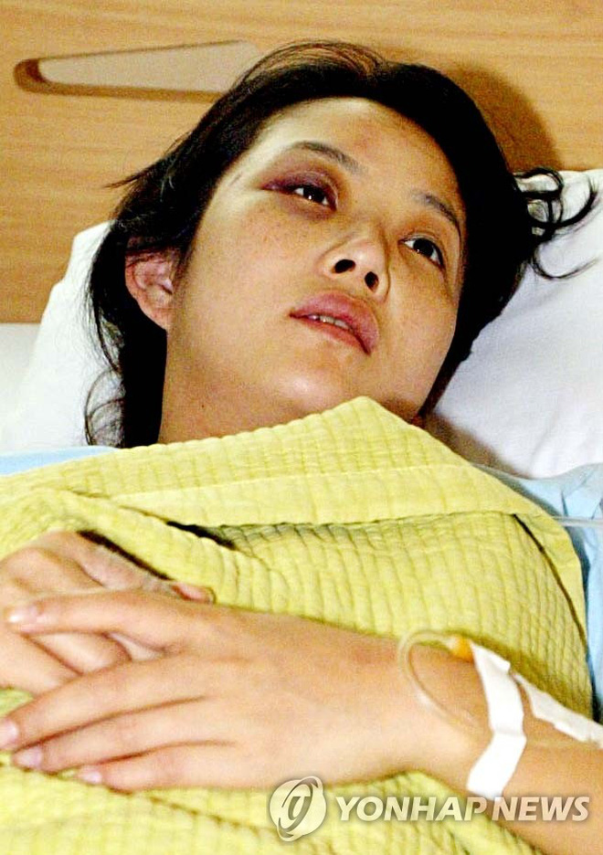Mỹ nhân Hàn bị bạo hành: Mỹ nhân Hậu Duệ Mặt Trời - Goo Hara bị đánh dã man, rùng mình Choi Jin Sil tự tử liên hoàn và sao nữ sảy thai - Ảnh 4.