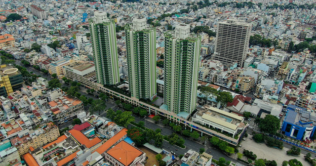 Thuận Kiều Plaza: Từ biểu tượng hoa lệ Sài Gòn một thời, trải qua 3 thập kỷ đầy tai tiếng với đủ thứ chuyện u mê và hy vọng hồi sinh giữa đại dịch - Ảnh 1.