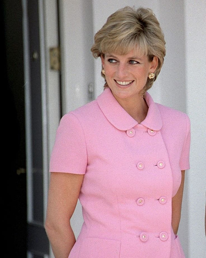 Không bao giờ mất đi vẻ nữ tính dù cắt tóc ngắn ngủn, bí kíp của công nương Diana chỉ có 2 điều - Ảnh 11.