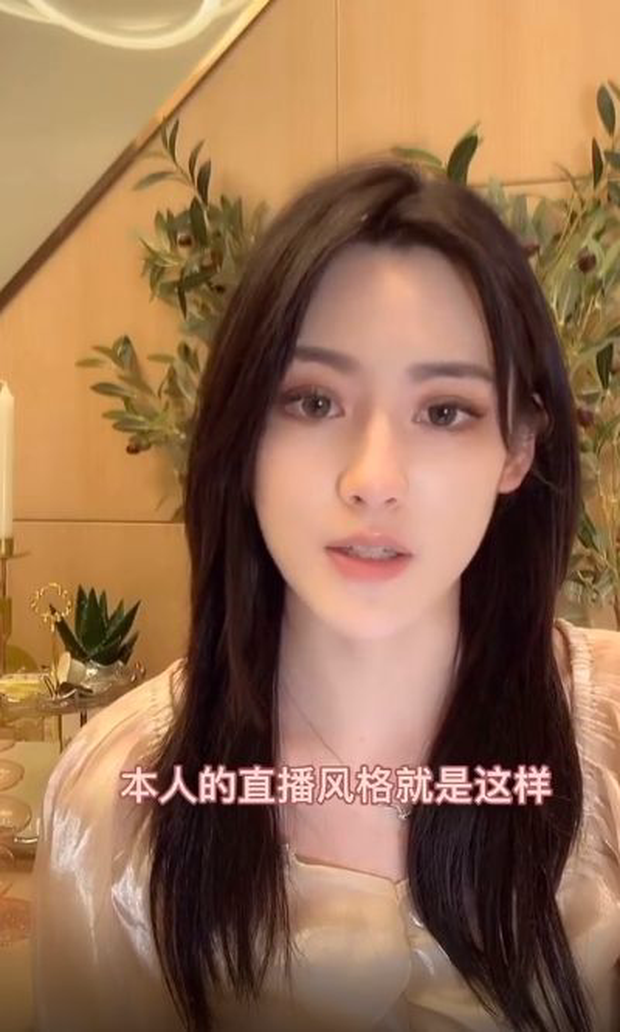Livestream nhưng không bao giờ lộ giọng, hot girl số 1 TikTok xứ Trung bị nghi ngờ là trai giả gái - Ảnh 3.