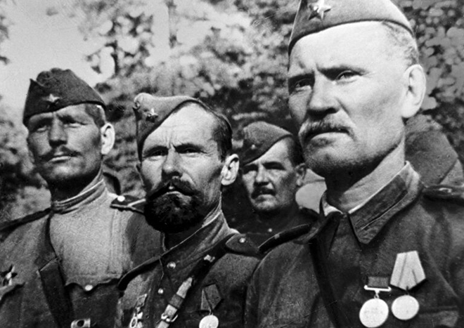 Tại sao Liên Xô không thể đánh tan quân Đức ngay từ năm đầu Thế chiến 2? - Ảnh 4.