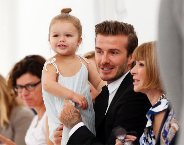 Harper Beckham thay đổi qua 10 năm: Từ bé đã được Tổng biên tập Vogue o bế, đi sự kiện át cả bố mẹ cực phẩm - Ảnh 5.