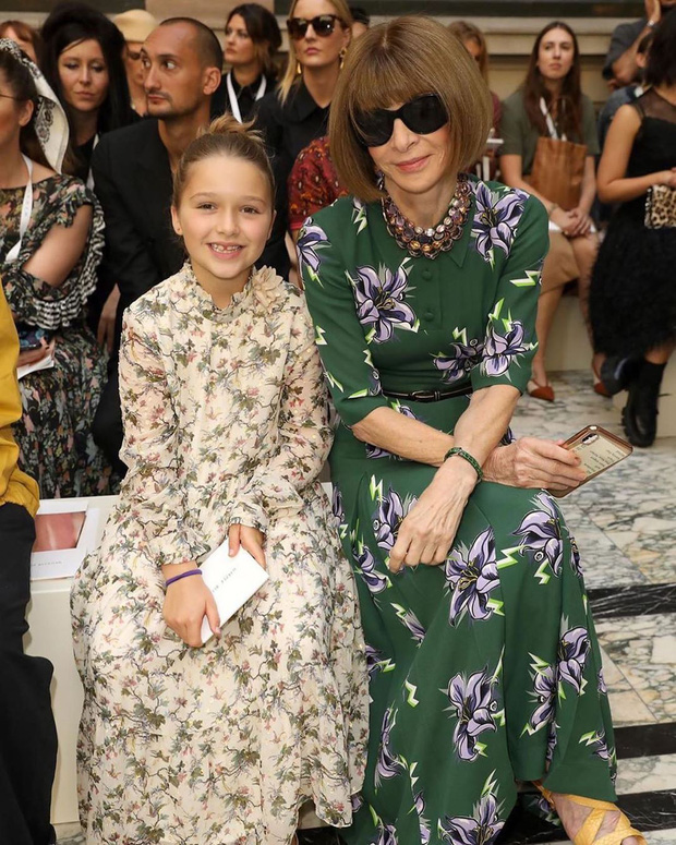 Harper Beckham thay đổi qua 10 năm: Từ bé đã được Tổng biên tập Vogue o bế, đi sự kiện át cả bố mẹ cực phẩm - Ảnh 6.