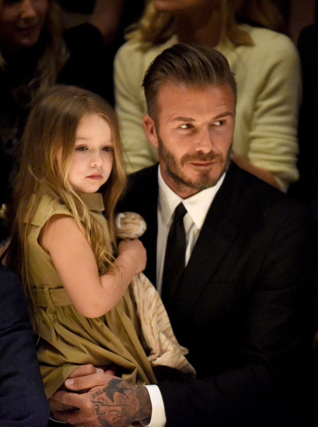 Harper Beckham thay đổi qua 10 năm: Từ bé đã được Tổng biên tập Vogue o bế, đi sự kiện át cả bố mẹ cực phẩm - Ảnh 9.