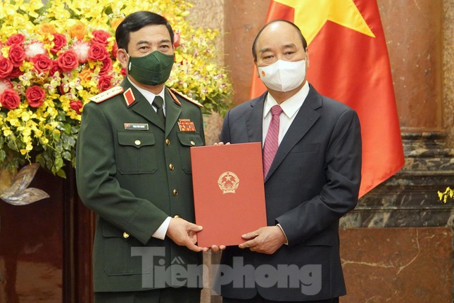 Thăng quân hàm Đại tướng và Thượng tướng cho hai lãnh đạo Bộ Quốc phòng - Ảnh 4.