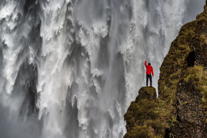 Một nữ sinh Nhật Bản trượt chân rơi xuống thác Niagara cao 55 mét: Hôm sau, đội cứu hộ tìm thấy thi thể người đàn ông vô danh - Chuyện gì đã xảy ra? - Ảnh 2.