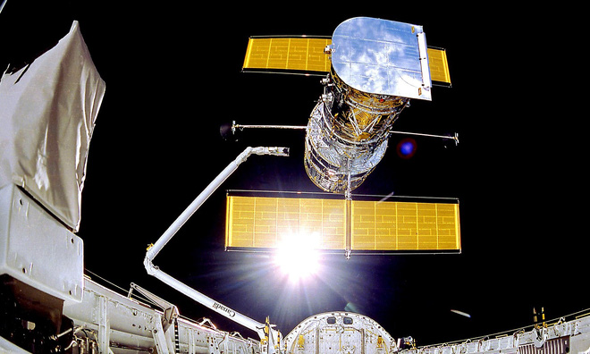 NASA kích hoạt phần cứng dự phòng, cố gắng cứu kính viễn vọng Hubble - Ảnh 1.