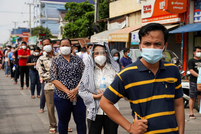 Delta lây chéo kinh hoàng chỉ trong 5 giây; Một quốc gia Đông Nam Á đặt sẵn hàng nghìn chiếc quan tài - Ảnh 2.