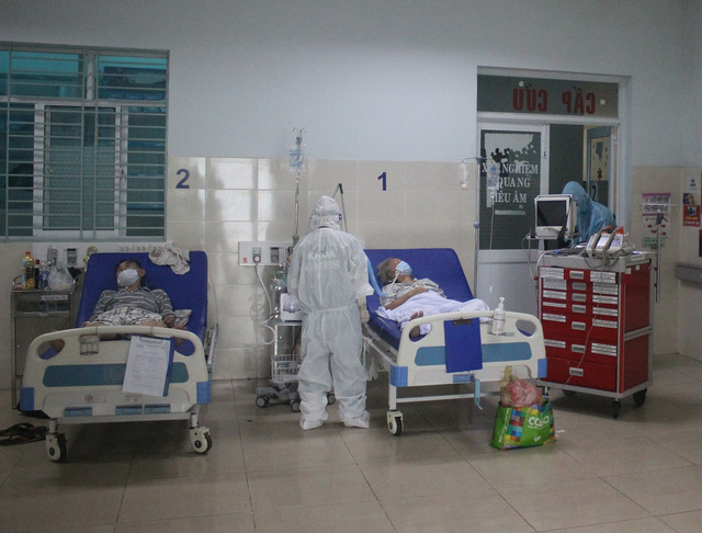 Mục sở thị những căn phòng điều trị bệnh nhân COVID-19 nặng, nguy kịch ở TP.HCM - Ảnh 6.