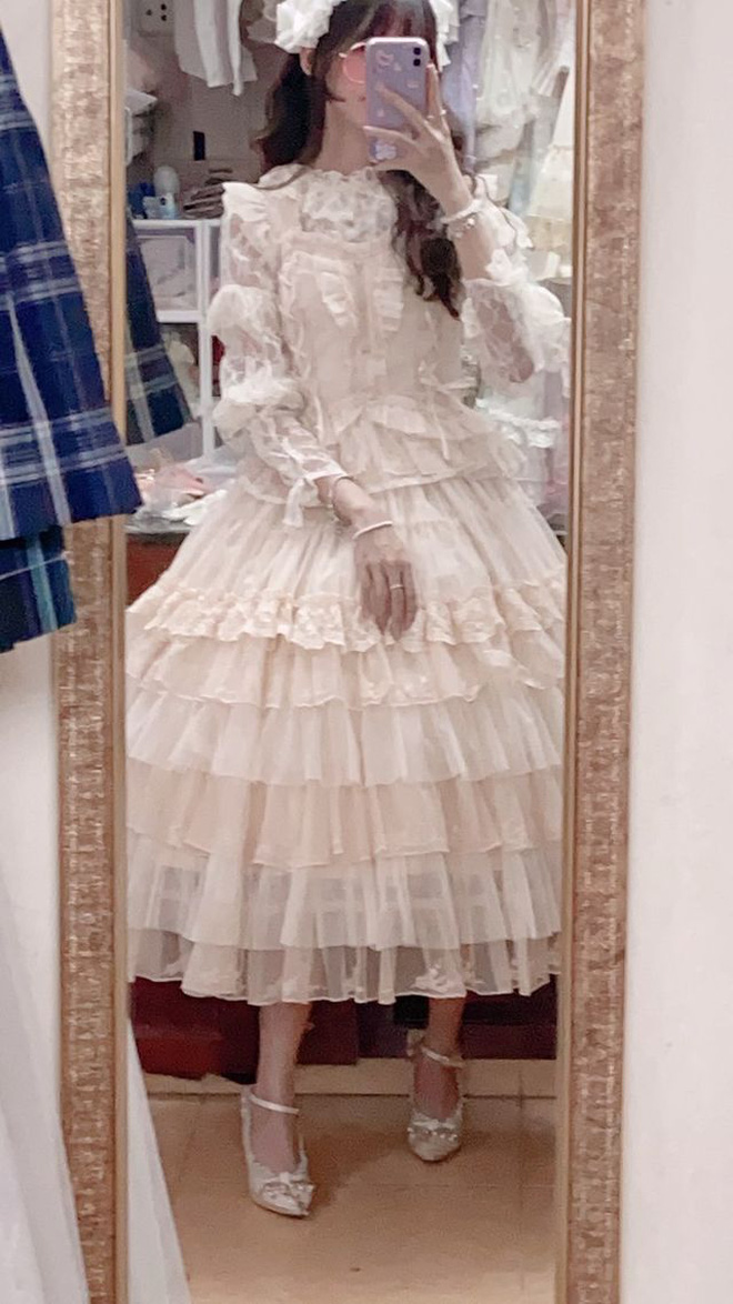 Kirigakure camellia dress Brand : 洛丽猫Lolita Set : váy + tay áo + đuôi :  1080 Set : váy + áo ngoài + tay + đuôi : 1tr250 | Instagram