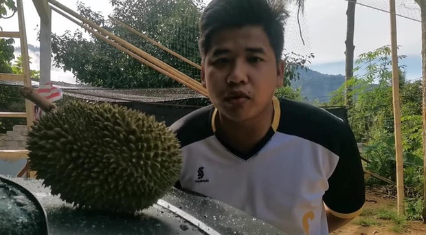 Trái sầu riêng này có gì đặc biệt mà giá lên tới 2,7 triệu đồng, đến cả Bộ trưởng Malaysia cũng muốn mua ăn thử? - Ảnh 1.