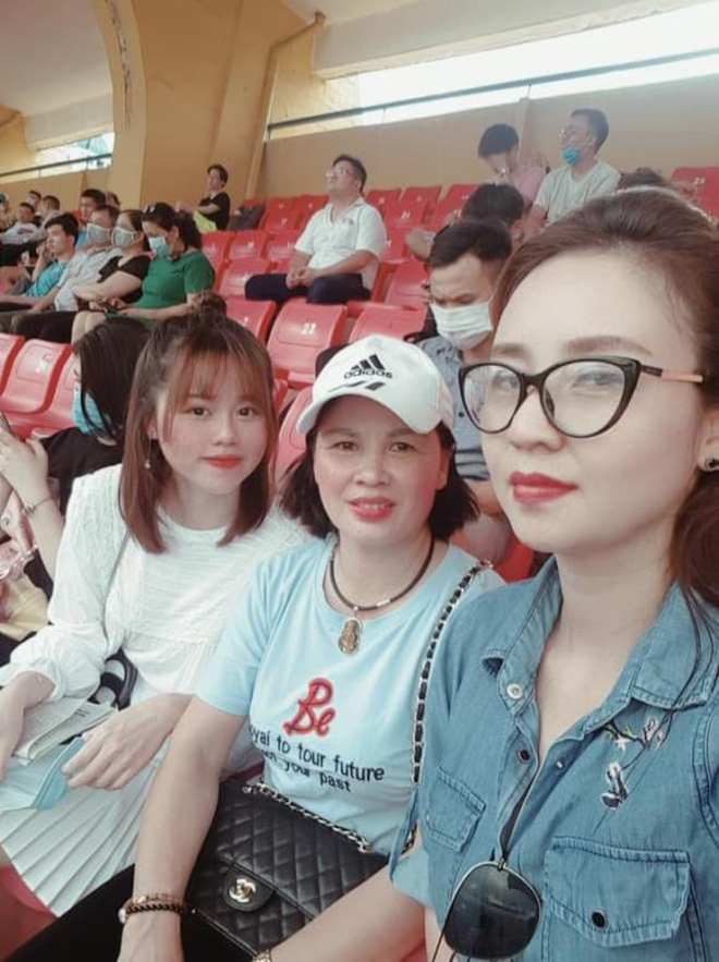 Mẹ nuôi Quang Hải công khai ủng hộ Huỳnh Anh làm BTV thể thao, nói gì mà nhắc đến cả quá khứ? - Ảnh 5.