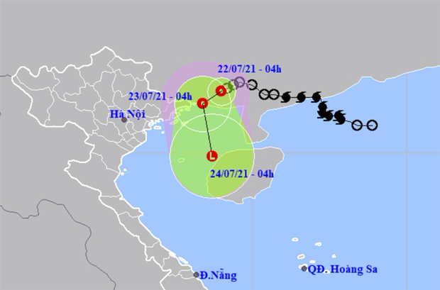 Áp thấp nhiệt đới áp sát Quảng Ninh, Hà Nội có mưa to, đề phòng lốc, sét và gió giật mạnh - Ảnh 1.