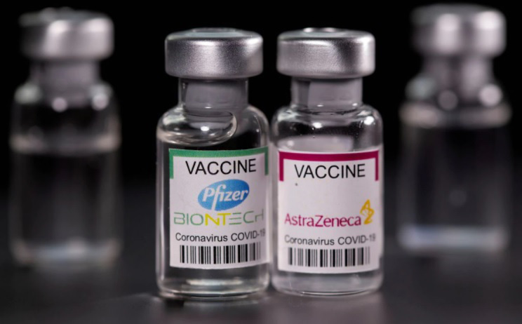 Vaccine AstraZeneca và vaccine Pfizer hiệu quả thế nào trước biến thể Delta?