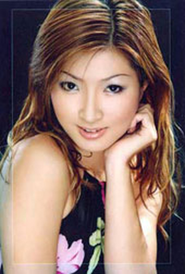Nhan sắc thời trẻ của Nguyễn Hồng Nhung - nữ ca sĩ khổ sở vì scandal lộ clip nóng - Ảnh 2. Nhan sắc thời trẻ của Nguyễn Hồng Nhung - nữ ca sĩ khổ sở vì scandal lộ clip nóng - Ảnh 2.
