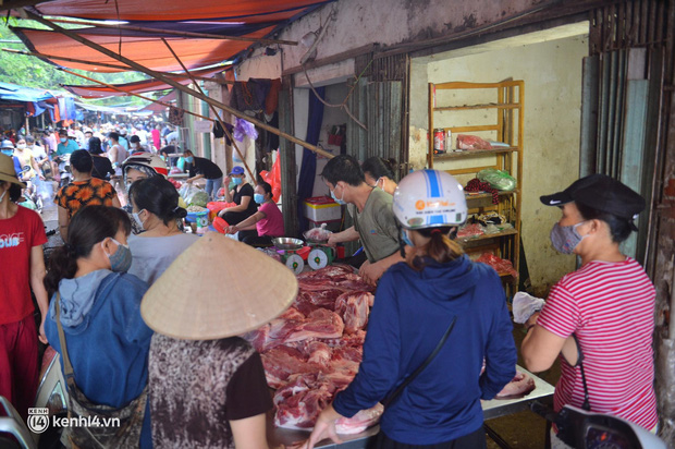 Hà Nội đóng cửa ngõ ra vào thành phố, nhiều xe phải quay đầu. Sáng nay, thêm 3.991 ca mắc COVID-19, riêng TP.HCM 2.070 ca - Ảnh 5.