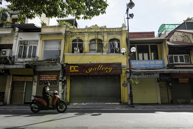 Chủ quán ăn ở Hà Nội trước giờ đóng cửa: “20 năm chưa từng gặp khó khăn như dịch bệnh lần này, càng bán càng lỗ” - Ảnh 8.