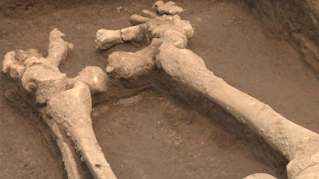 Sốc với bộ xương của những người khổng lồ Trung Quốc 5.000 năm tuổi - Ảnh 1.
