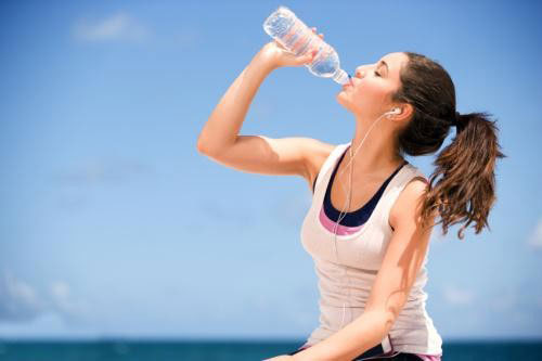 Nước quan trọng với cơ thể nhưng nên uống thế nào để đủ liều lượng khi tập thể dục? - Ảnh 3.