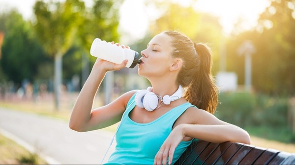 Nước quan trọng với cơ thể nhưng nên uống thế nào để đủ liều lượng khi tập thể dục? - Ảnh 4.