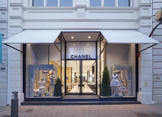 Gia tộc kín tiếng sở hữu thương hiệu xa xỉ Chanel: Hồi sinh đế chế xa hoa từ đống tro tàn và quan điểm lạ đời về sự toả sáng - Ảnh 7.