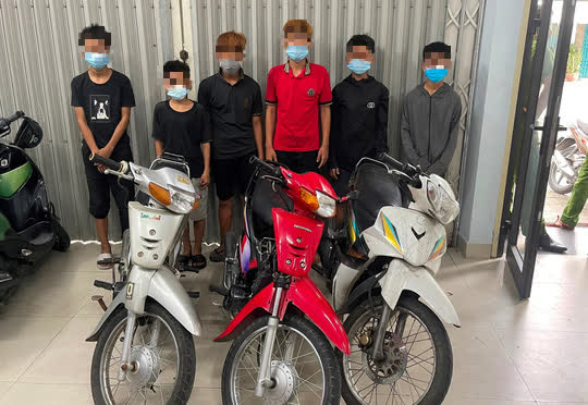 Thiếu niên 12 tuổi tham gia thực hiện hàng chục vụ trộm xe máy - Ảnh 1.
