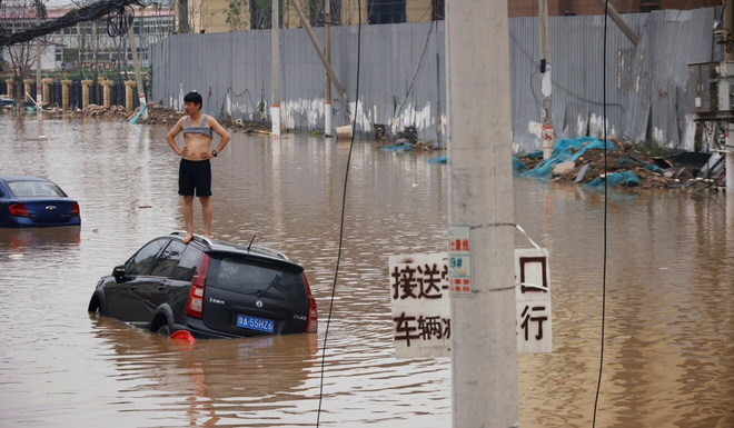 Hệ thống phòng chống lũ lụt thông minh của Trung Quốc bị nghi ngờ chất lượng sau thảm họa lịch sử - Ảnh 2.