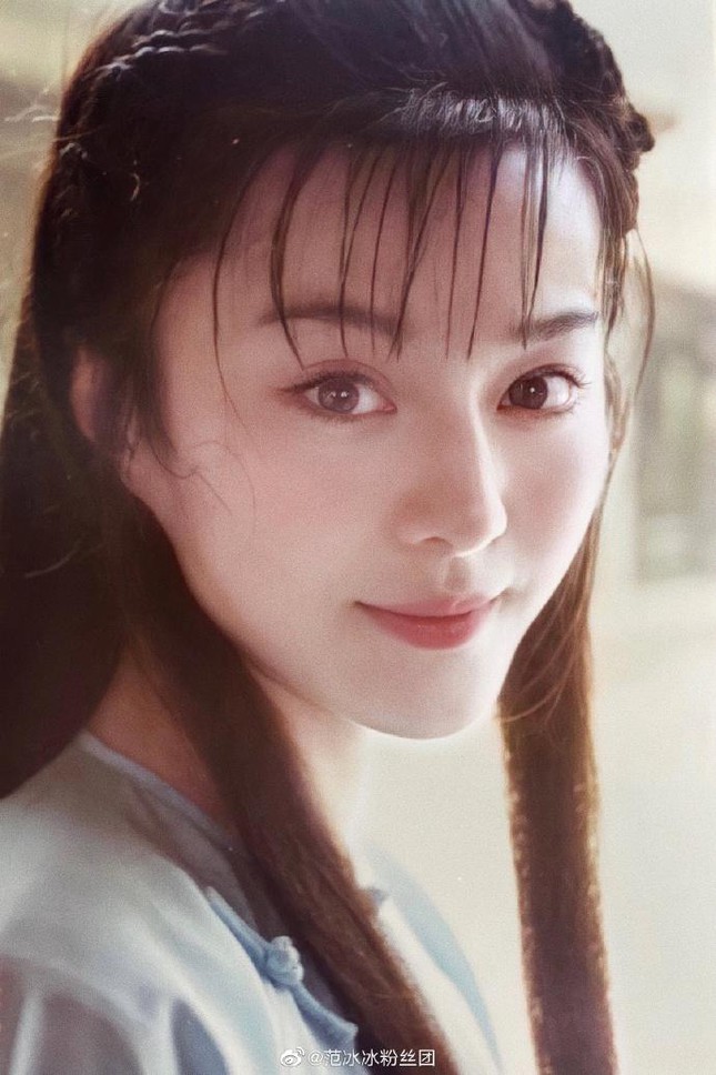 Bộ ảnh tuổi 20 đẹp nức lòng chưa từng công bố của Phạm Băng Băng - Ảnh 2.