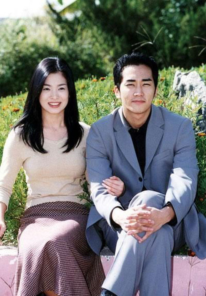 Tình duyên của Song - Song sau 2 năm ly hôn: Đều bị đồn ngoại tình, Hyun Bin, Song Seung Hun và nữ thần Hậu Duệ Mặt Trời dính líu? - Ảnh 10.